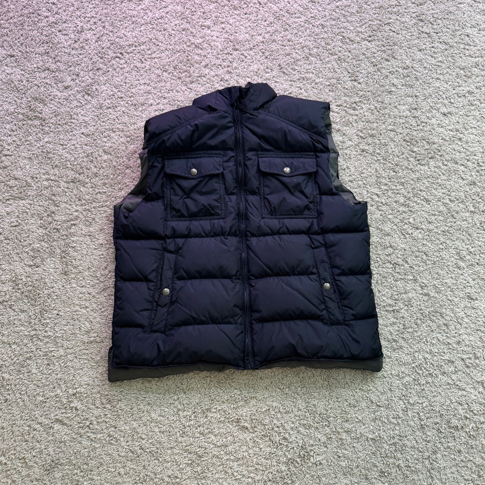 sleeveless puffer jacket
